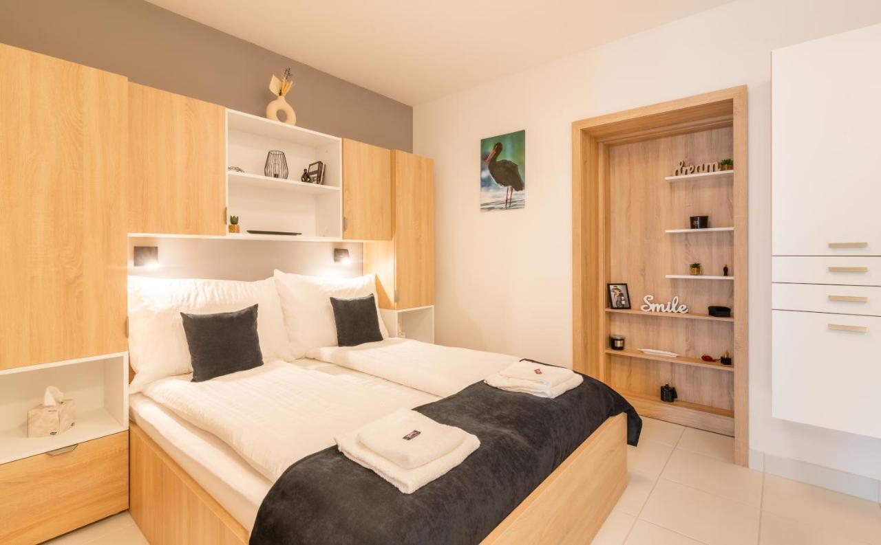 Jegmadar & Fekete Golya Apartmanok Mosonmagyaróvár Eksteriør bilde