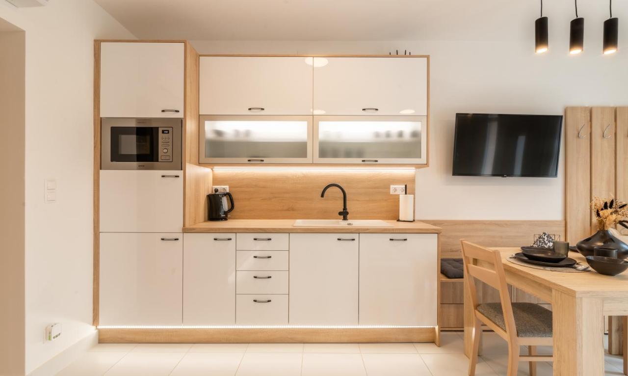 Jegmadar & Fekete Golya Apartmanok Mosonmagyaróvár Eksteriør bilde